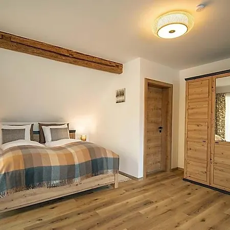 Newly Renovated Boutique Giulia Slow Schiefling am See