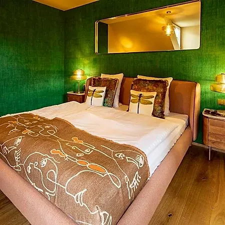 Newly Renovated Boutique Giulia Slow Schiefling am See