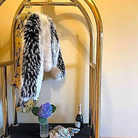 Newly Renovated Boutique Giulia Slow Schiefling am See